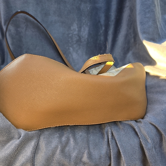 MICHAEL Michael Kors Kempton Signature Medium Pocket Tote Authentic Beige/Camel/ - Picture 4 of 11